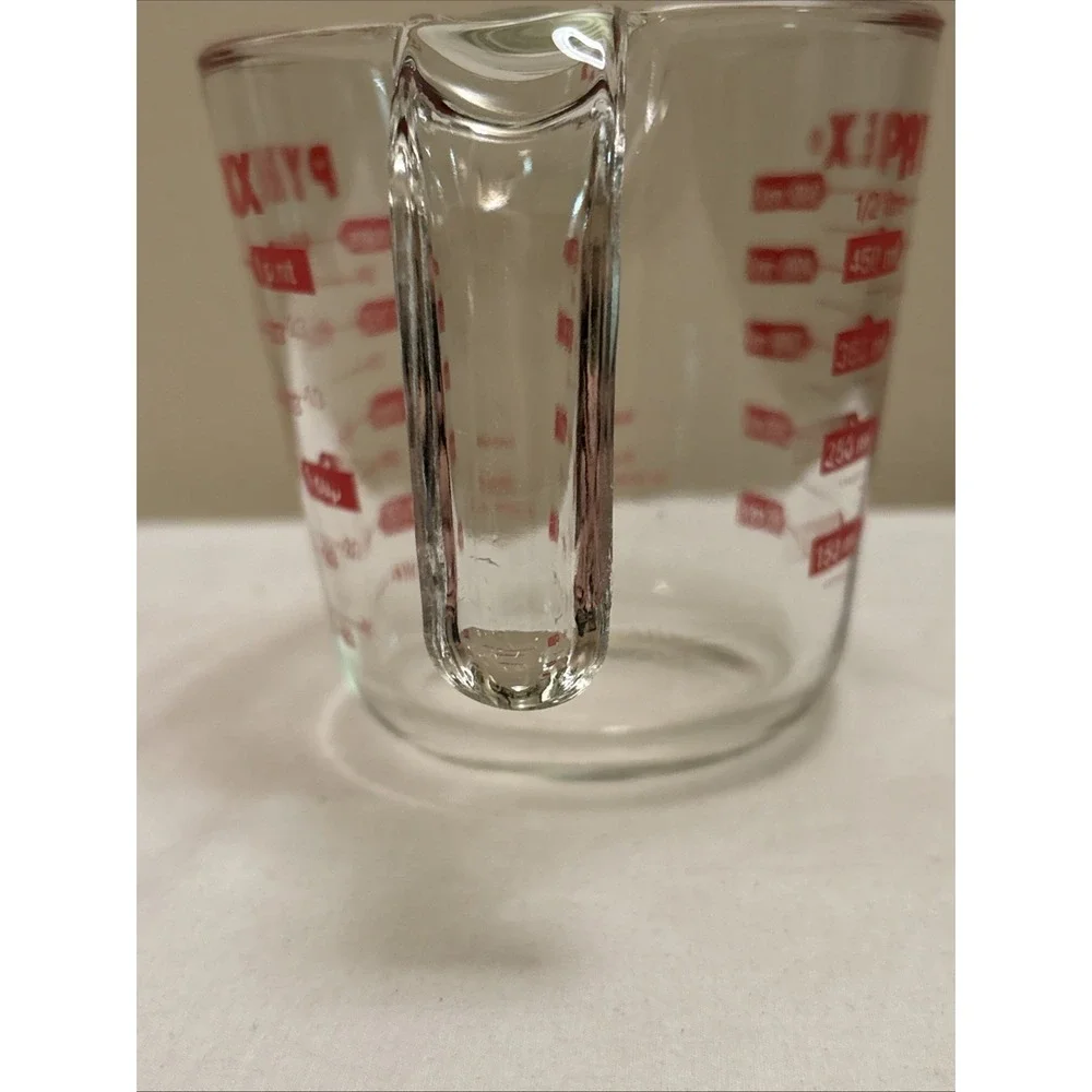 Pyrex 2-Cup 1 Pint 16 Ounce Red Lettered Glass Measuring Cup